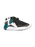 'QR Run Boost'运动鞋