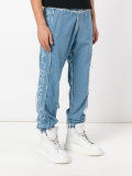 loose-fit frayed jeans
