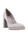 heeled pumps