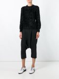 dropped-crotch trousers 