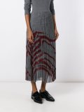 pleated skirt