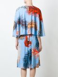 羽毛印花连衣裙