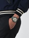 round analog watch