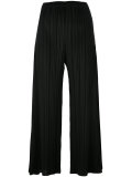 pleated trousers