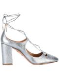 'Dan' pumps