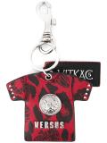 T-shirt motif keyring