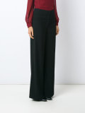 wide trousers