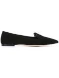 pointed slippers
