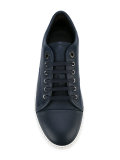 toe cap sneakers