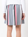 pleated skirt