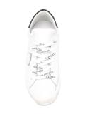 lateral patch sneakers