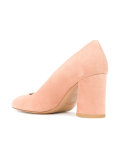 'Mary' pumps
