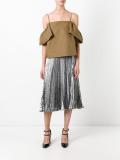 off-shoulder blouse 