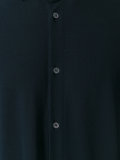 spread collar shirt