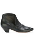 pointed toe ankle boots
