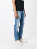 slim-fit jeans 