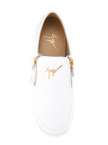Eve sneakers