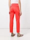 slim-fit trousers 