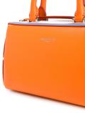 contrasting detail tote