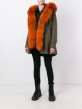 contrasting trim coat