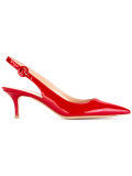 pointed toe pumps 