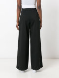 wide-legged trousers