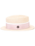 Auguste hat