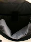 扣饰背包
