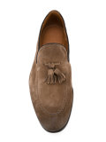 tassel-embellished loafers