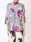 three-quarter sleeve blouse 
