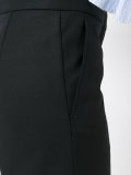 wide-legged cropped trousers