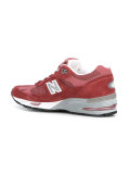 contrast logo trainers