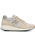 lateral patch sneakers