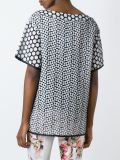'Cut-out embroidered'上衣