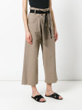 wide-leg cropped jeans