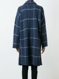 格纹单排扣外套