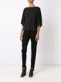 wide sleeves top
