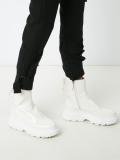 straight trousers 