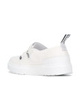 Mae sneakers