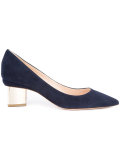 pointed toe pumps 