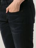 紧身牛仔裤