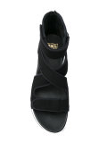 Lips sandals