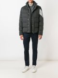 侧袖logo羽绒夹克