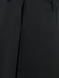 百褶短裤