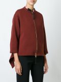 后荷叶摆夹克