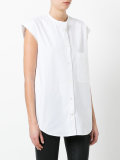 sleeveless shirt