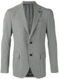 houndstooth pattern blazer