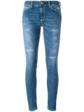  distressed jeans 