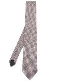 pointed tie 