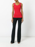 sleeveless top 